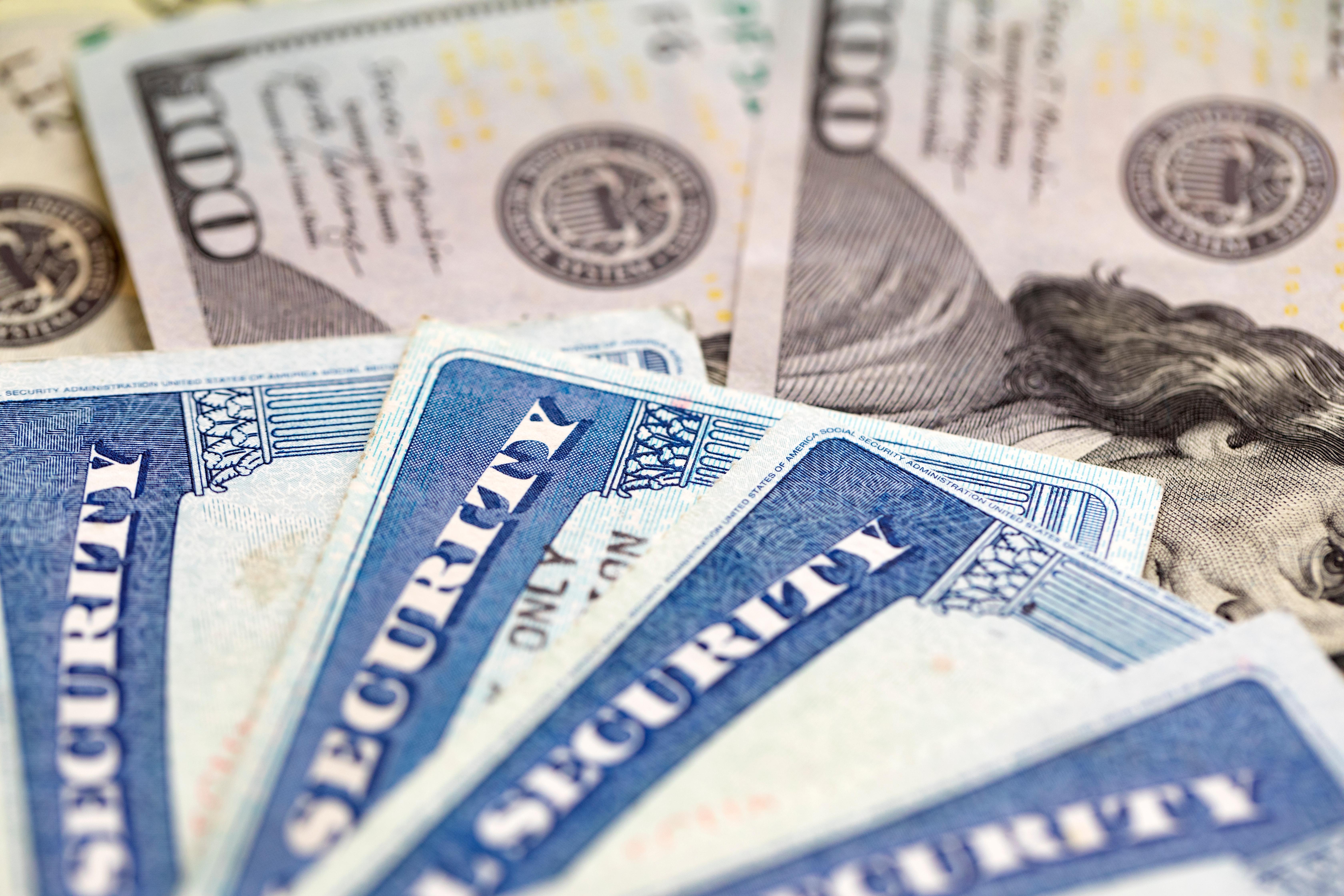 Who Will Receive $1800 Social Security Payment